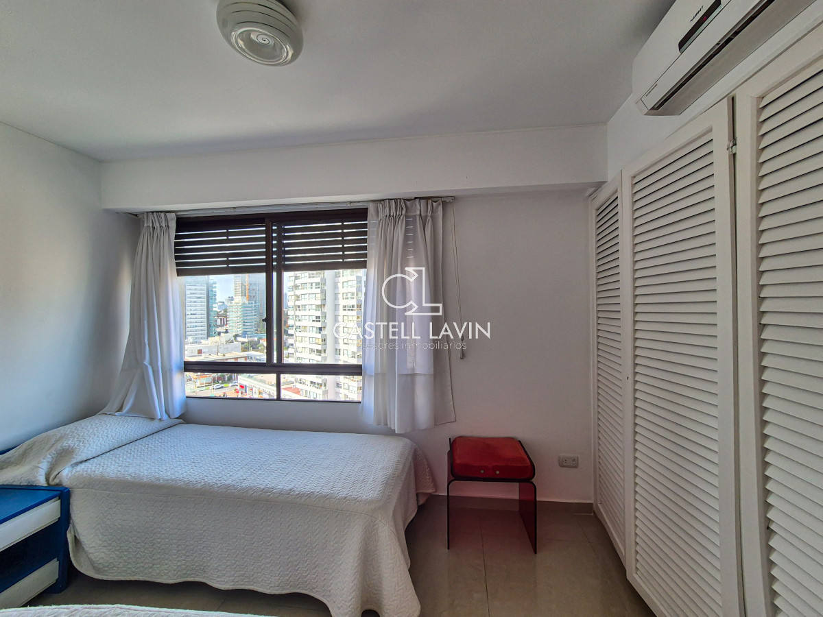 Apartamento ID.737 - Venta Apartamento 4 Dormitorios con Vista al Mar Parquemar Center Playa Brava Punta del Este