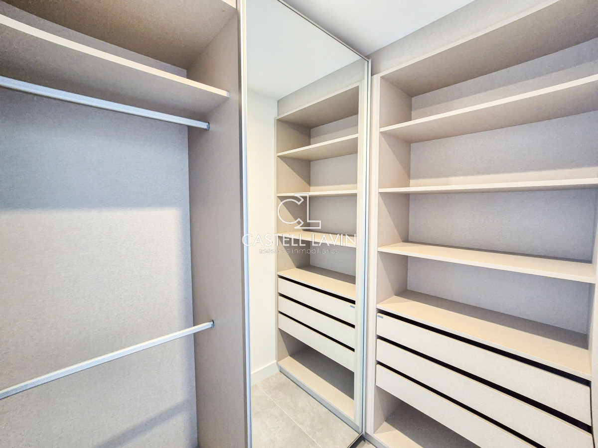 Apartamento ID.84 - Venta Apartamento 2 Dormitorios frente al Mar Mansa Punta del Este