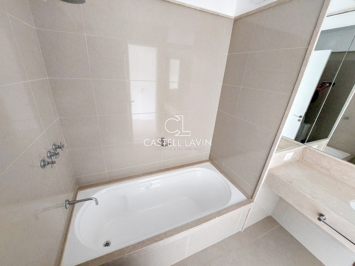Apartamento ID.42 - Venta PentHouse Con Piscina Propia Playa Mansa Punta del Este