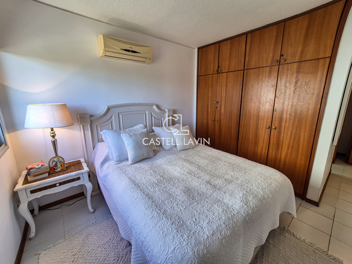 Apartamento ID.747 - Venta Apartamento 2 Dormitorios y Servicio edificio Scorpio Playa Brava Punta del Este