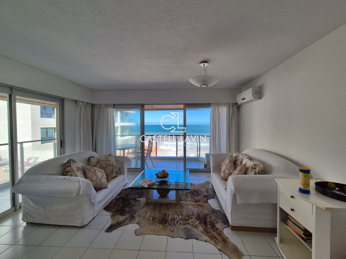 Apartamento ID.267 - Venta Apartamento 3 Dormitorios con vista al mar Península Punta del Este 