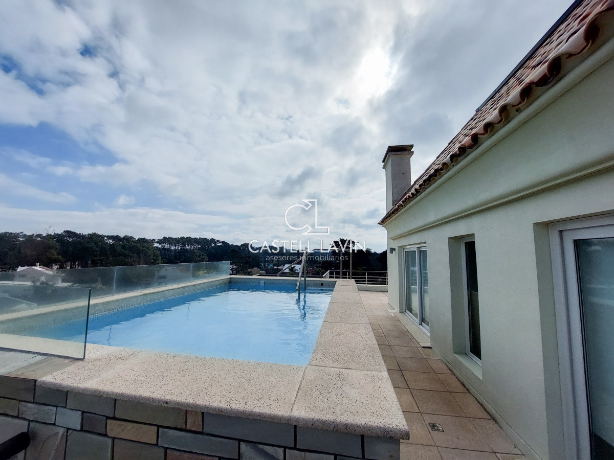 Apartamento ID.41 - Venta PentHouse Con Piscina Propia Playa Mansa Punta del Este