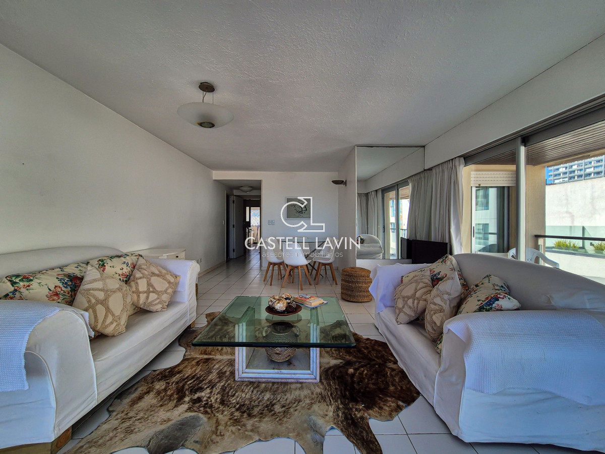 Apartamento ID.267 - Venta Apartamento 3 Dormitorios con vista al mar Península Punta del Este 