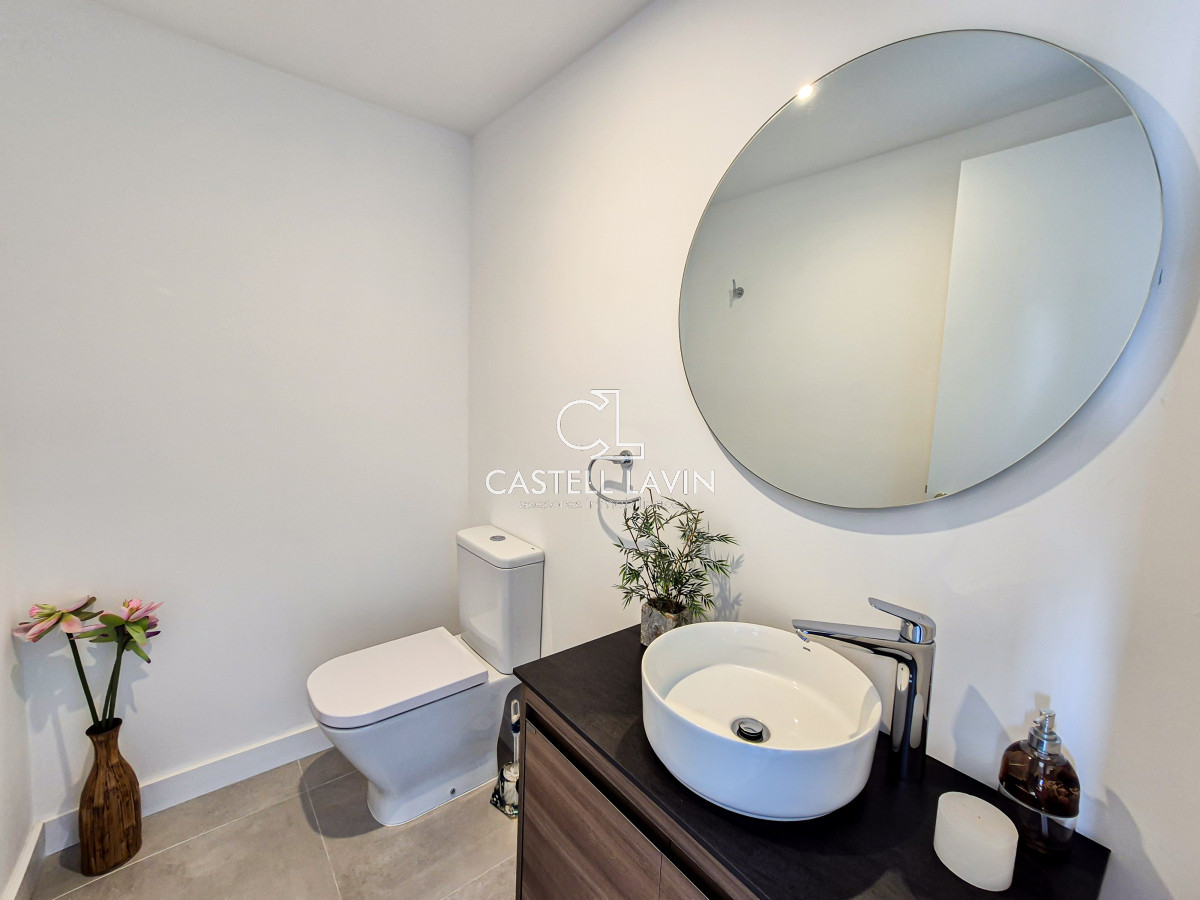 Apartamento ID.84 - Venta Apartamento 2 Dormitorios frente al Mar Mansa Punta del Este