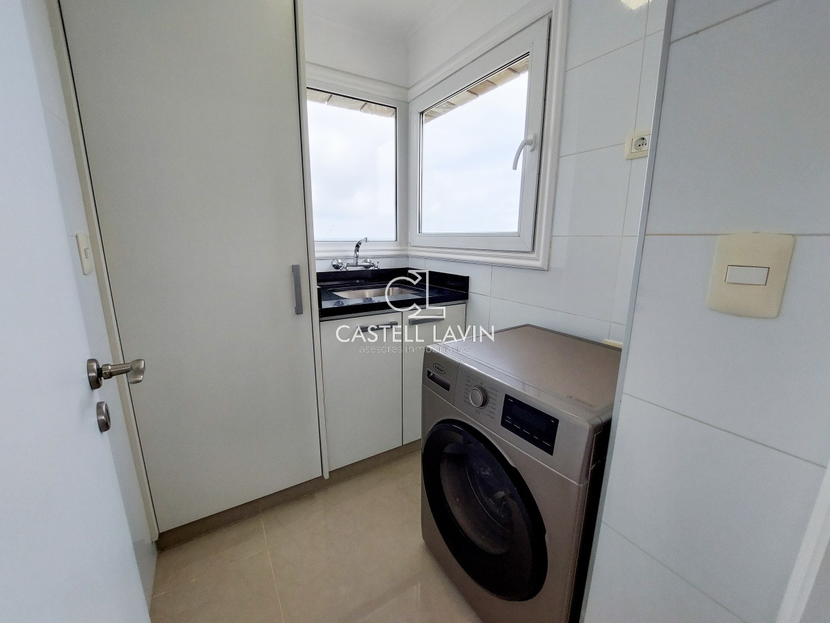 Apartamento ID.41 - Venta PentHouse Con Piscina Propia Playa Mansa Punta del Este