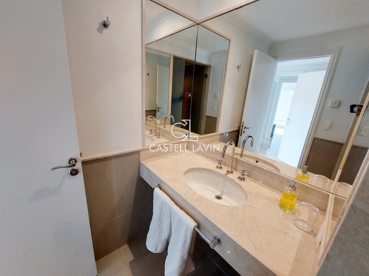 Apartamento ID.44 - Venta Duplex 3 dormitorios en Veramansa Playa Mansa Punta del Este