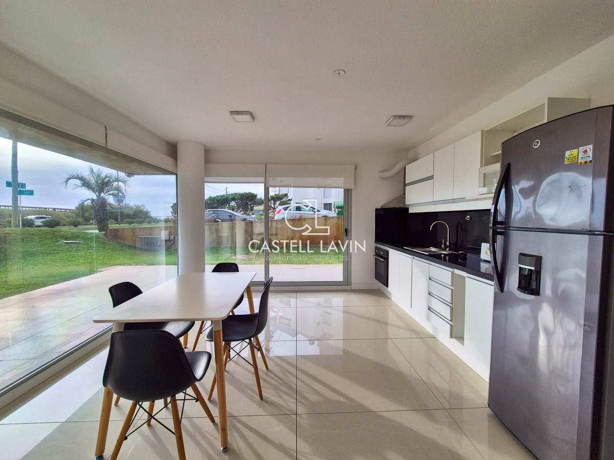 Apartamento ID.336 - Alquiler Anual Apartamento 1 Dormitorios en Primera Línea Mansa Punta del Este