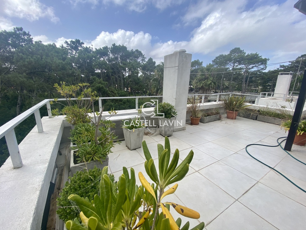 Apartamento ID.637 - Alquiler Temporal Apartamento Penthouse 3 Dormitorios Playa Mansa Punta del Este