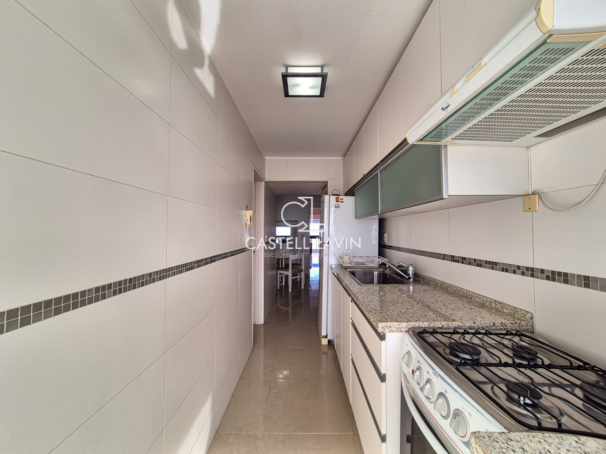 Apartamento ID.737 - Venta Apartamento 4 Dormitorios con Vista al Mar Parquemar Center Playa Brava Punta del Este