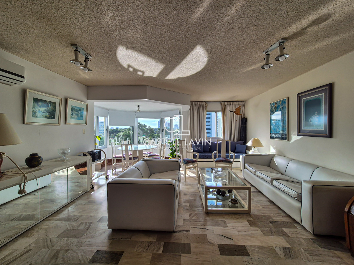 Apartamento ID.395 - Venta Apartamento 3 Dormitorios Roosevelt Center Punta del Este 