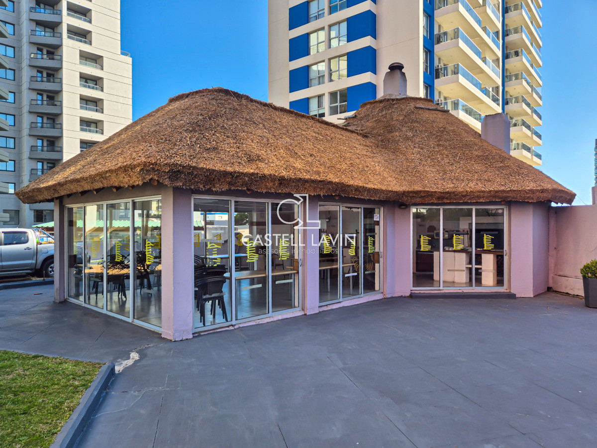Apartamento ID.748 - Venta Apartamento 2 Dormitorios y Servicio edificio Scorpio Playa Brava Punta del Este