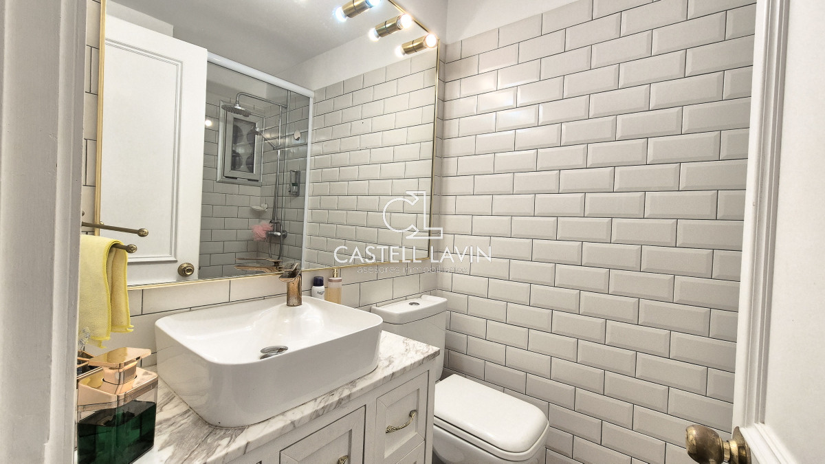 Apartamento ID.13 - Venta Oportunidad 5 Dormitorios Frente al  Puerto Punta del Este 