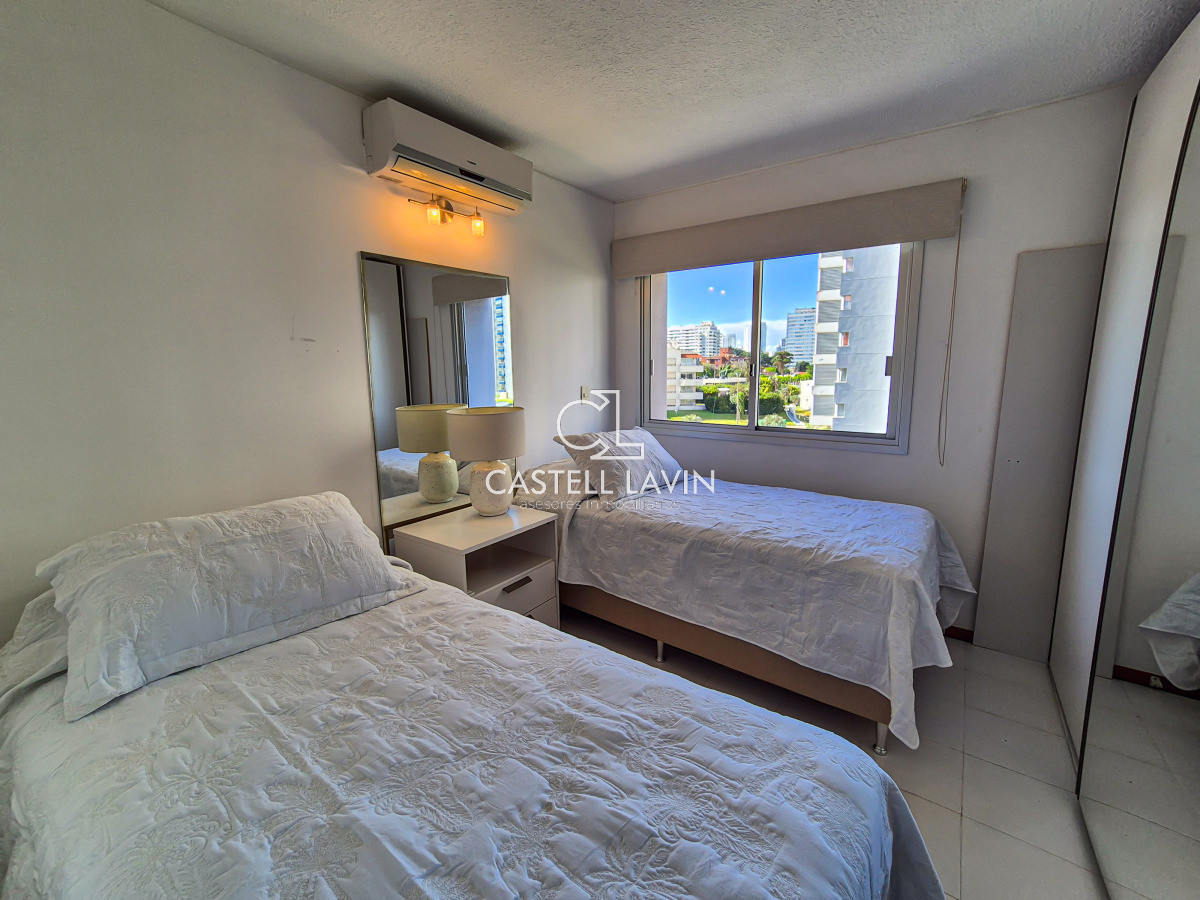 Apartamento ID.747 - Venta Apartamento 2 Dormitorios y Servicio edificio Scorpio Playa Brava Punta del Este