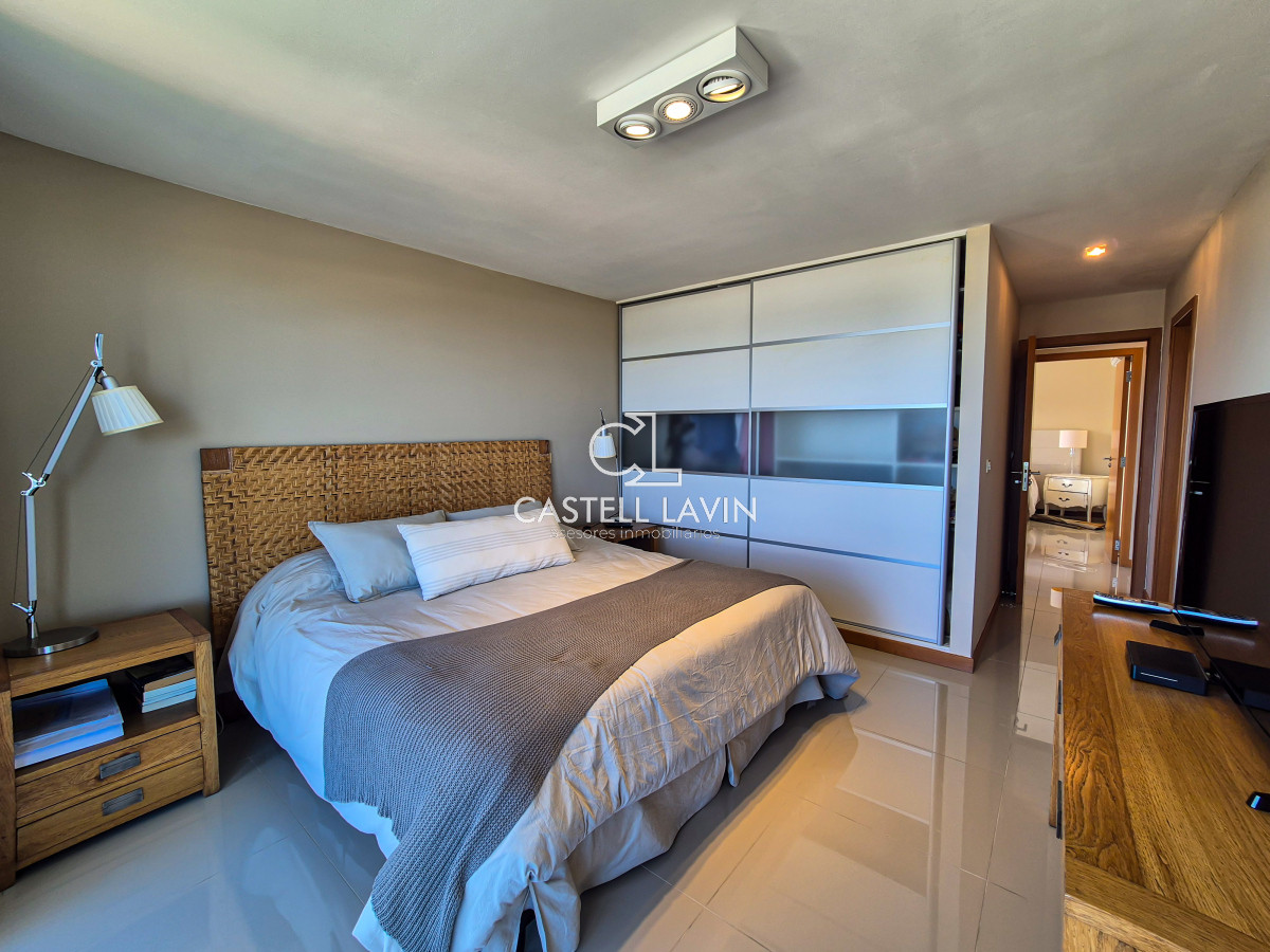 Apartamento ID.265 - Venta PentHouse 3 Dormitorios frente al Mar Playa Brava Punta del Este