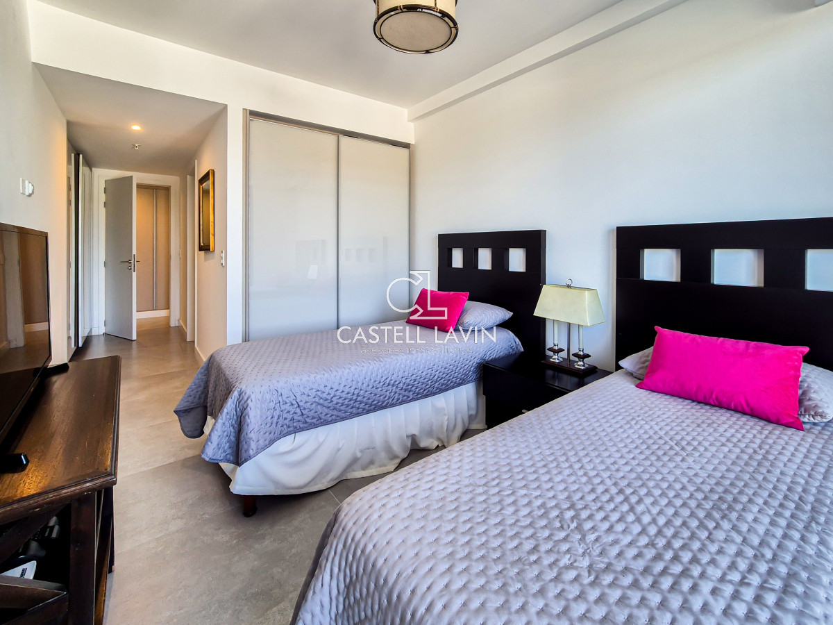 Apartamento ID.84 - Venta Apartamento 2 Dormitorios frente al Mar Mansa Punta del Este