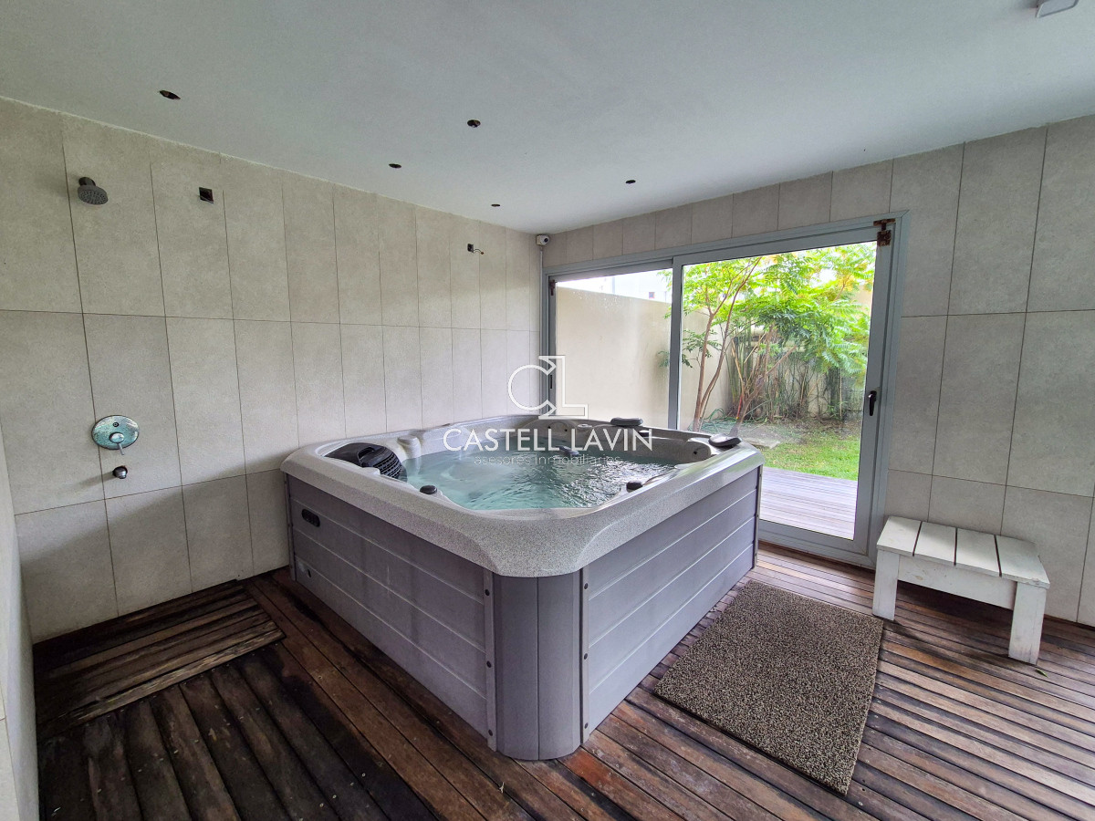 Apartamento ID.336 - Alquiler Anual Apartamento 1 Dormitorios en Primera Línea Mansa Punta del Este