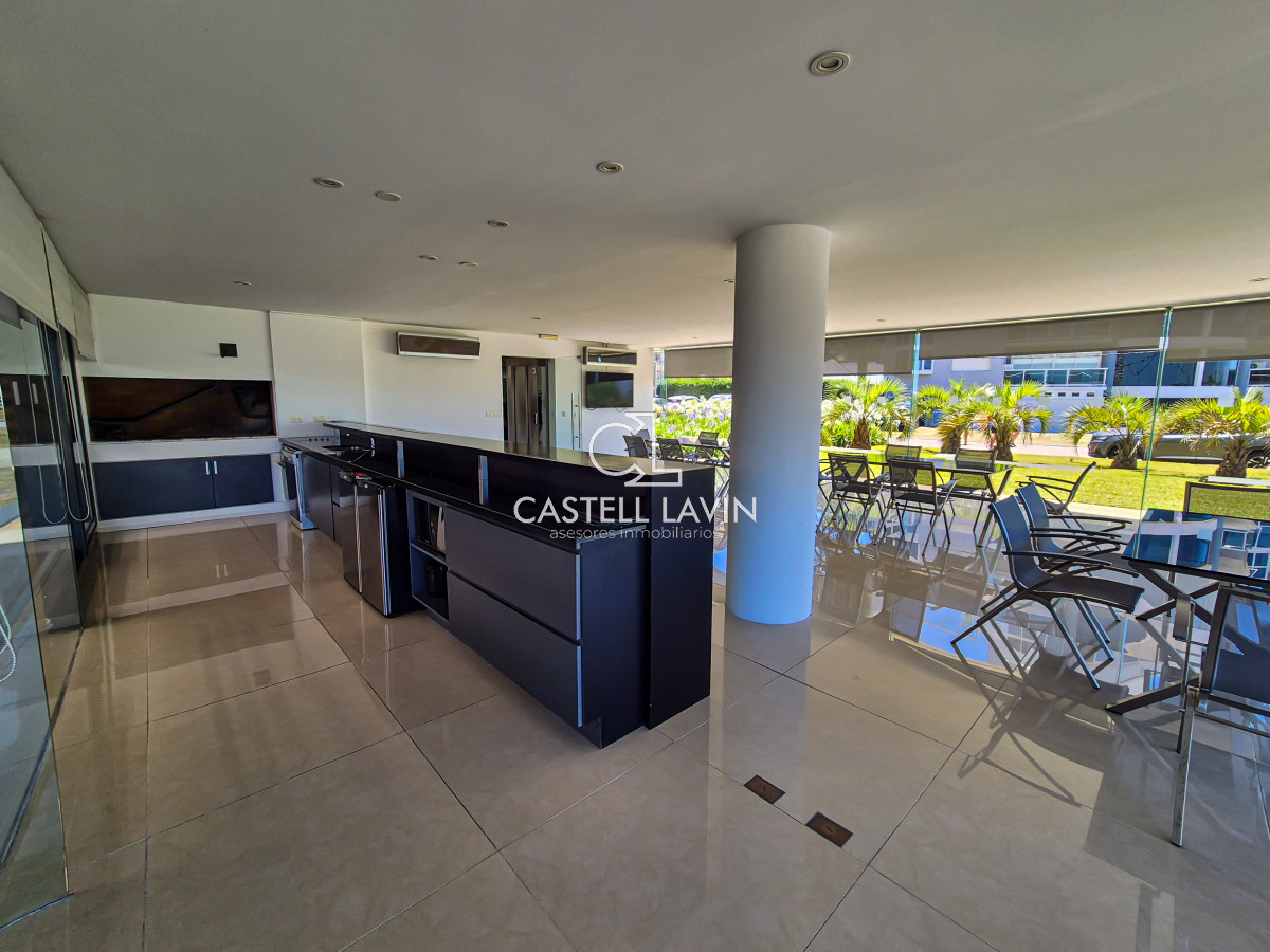 Apartamento ID.265 - Venta PentHouse 3 Dormitorios frente al Mar Playa Brava Punta del Este