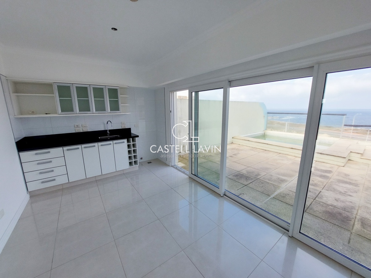 Apartamento ID.42 - Venta PentHouse Con Piscina Propia Playa Mansa Punta del Este