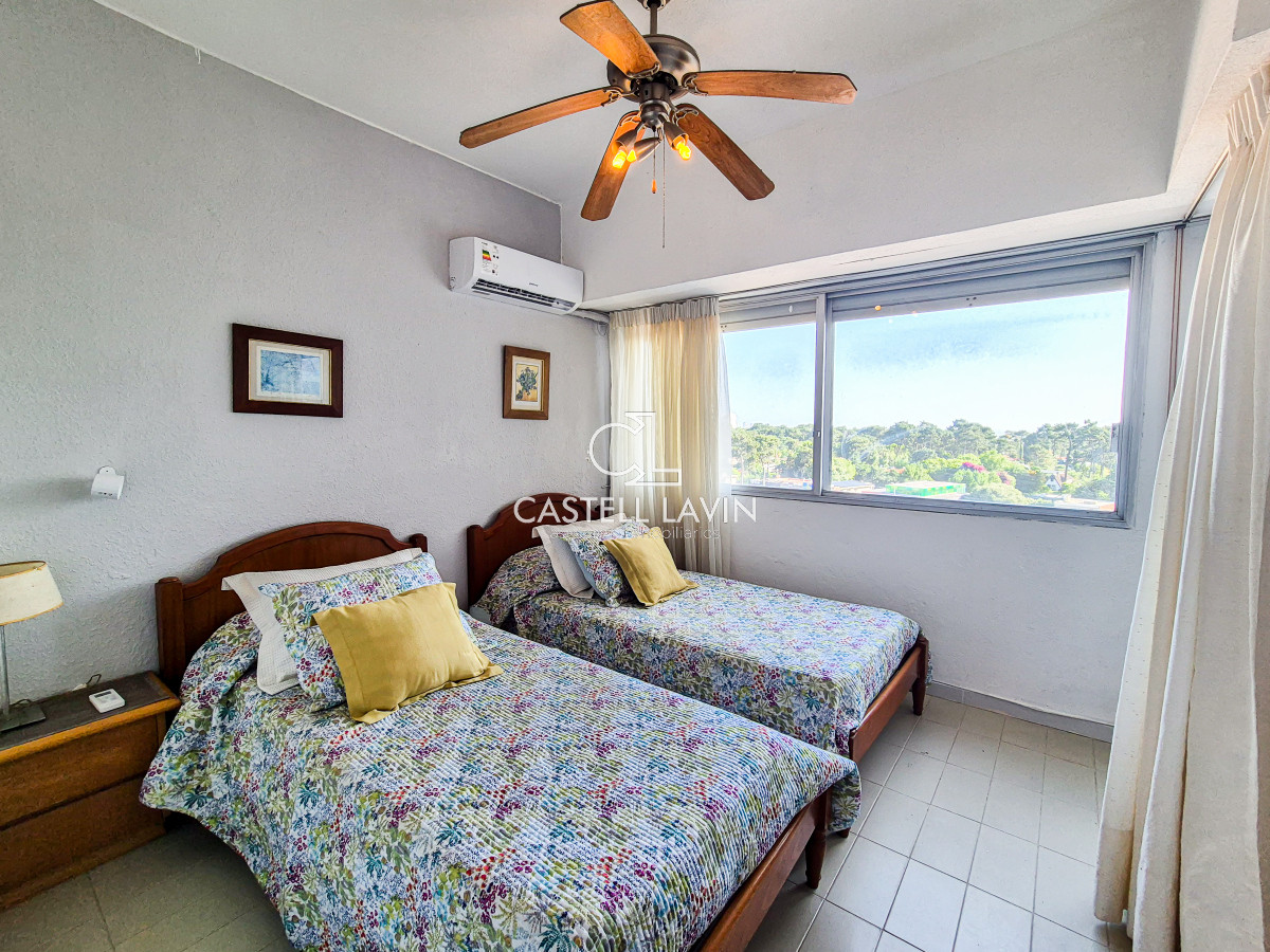 Apartamento ID.104 - Alquiler Anual Apartamento 2 Dormitorios con Piscina Roosevelt Punta del Este