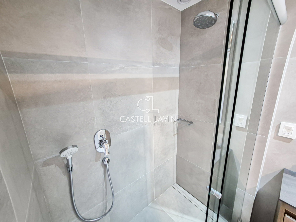 Apartamento ID.84 - Venta Apartamento 2 Dormitorios frente al Mar Mansa Punta del Este