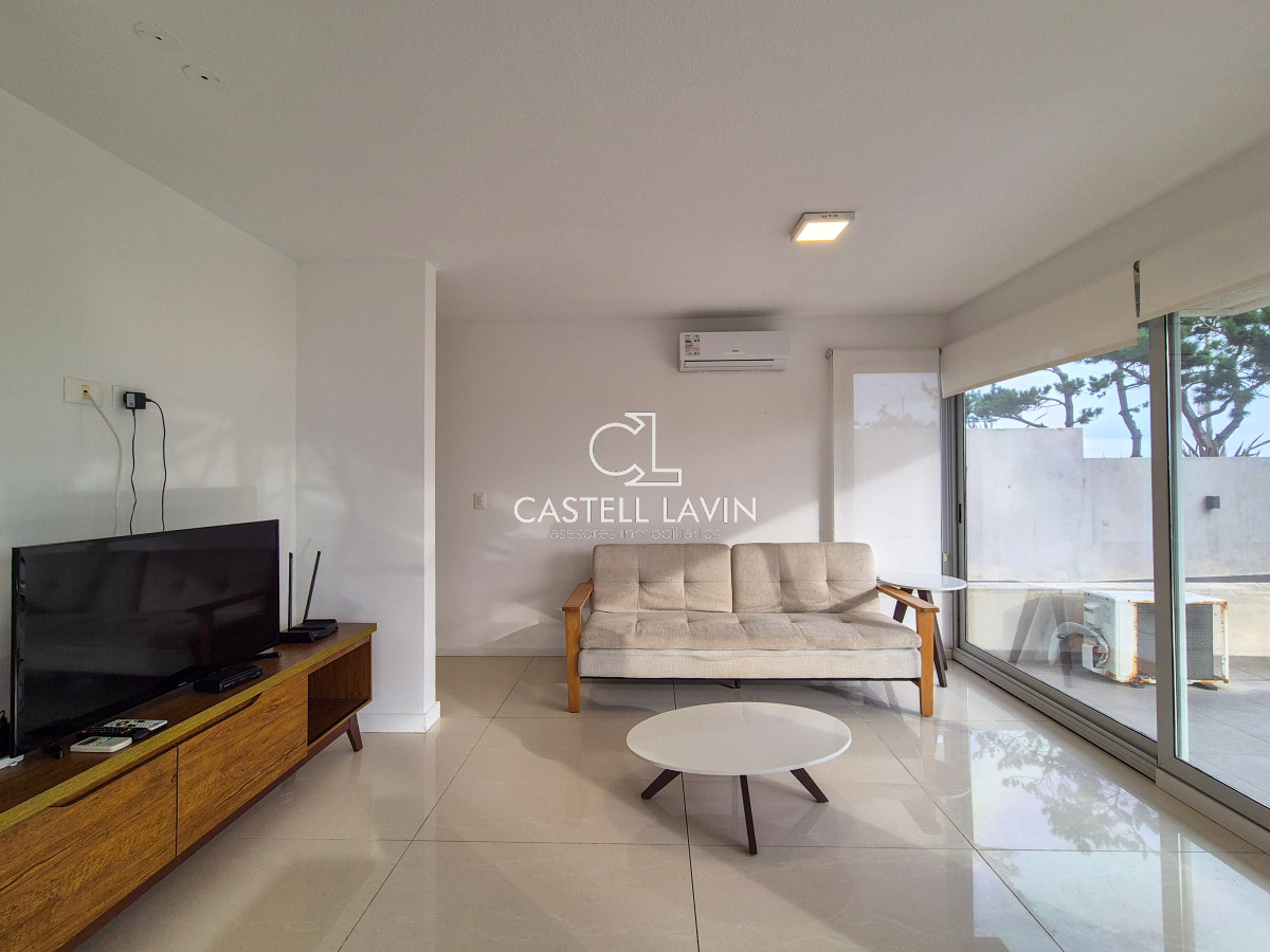 Apartamento ID.336 - Alquiler Anual Apartamento 1 Dormitorios en Primera Línea Mansa Punta del Este