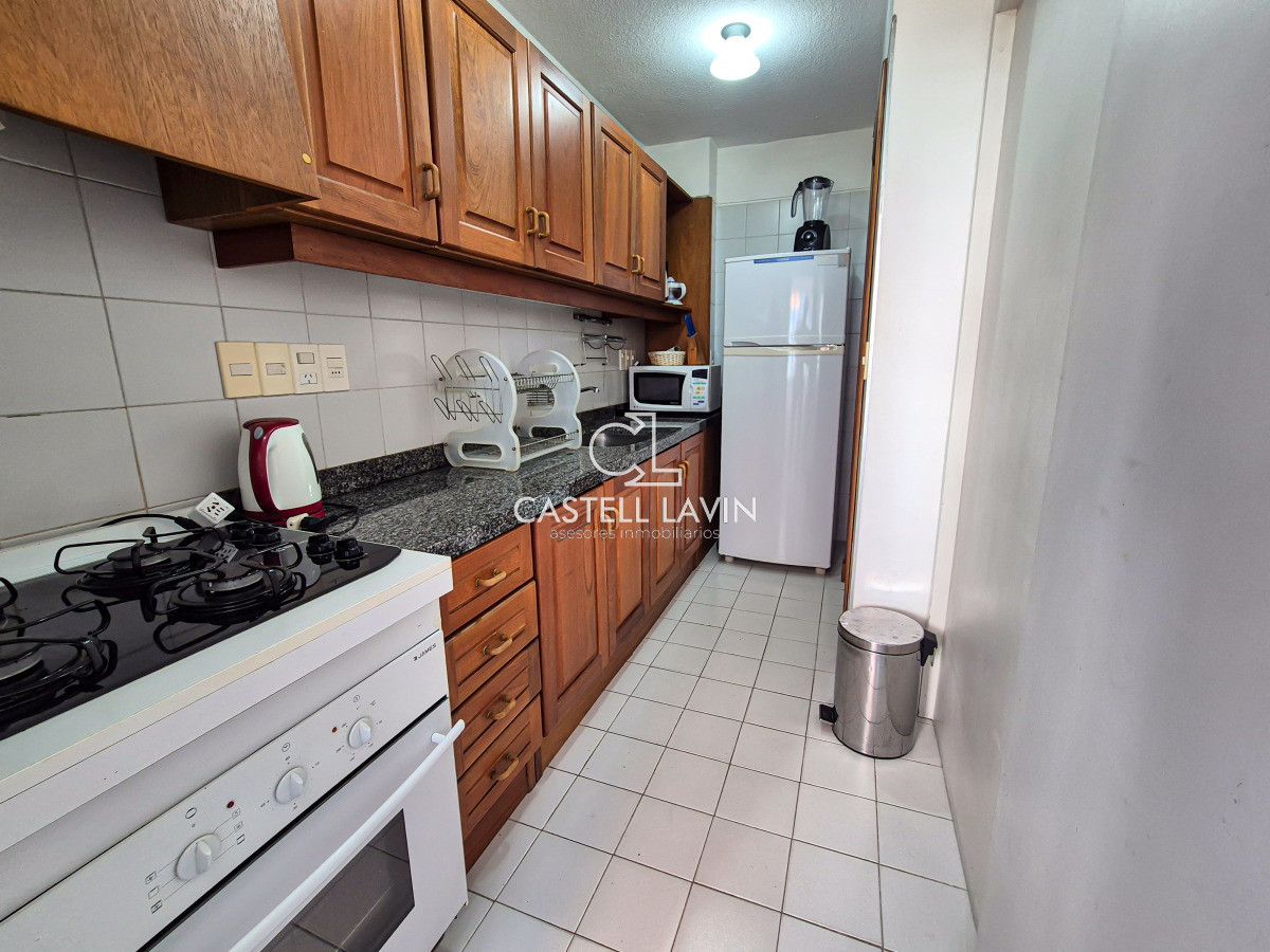 Apartamento ID.748 - Venta Apartamento 2 Dormitorios y Servicio edificio Scorpio Playa Brava Punta del Este