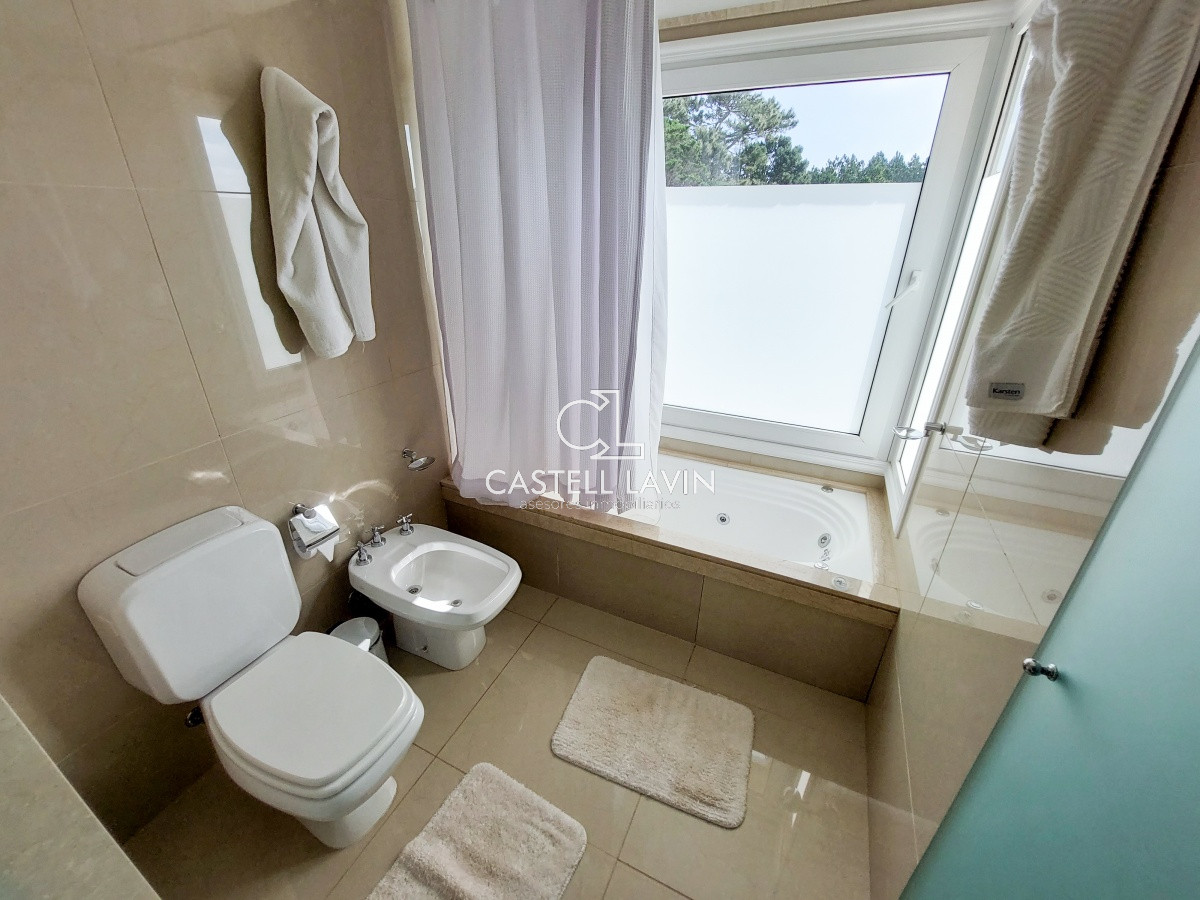 Apartamento ID.43 - Venta Apartamento 2 Dormitorios en Veramansa Playa Mansa Punta del Este