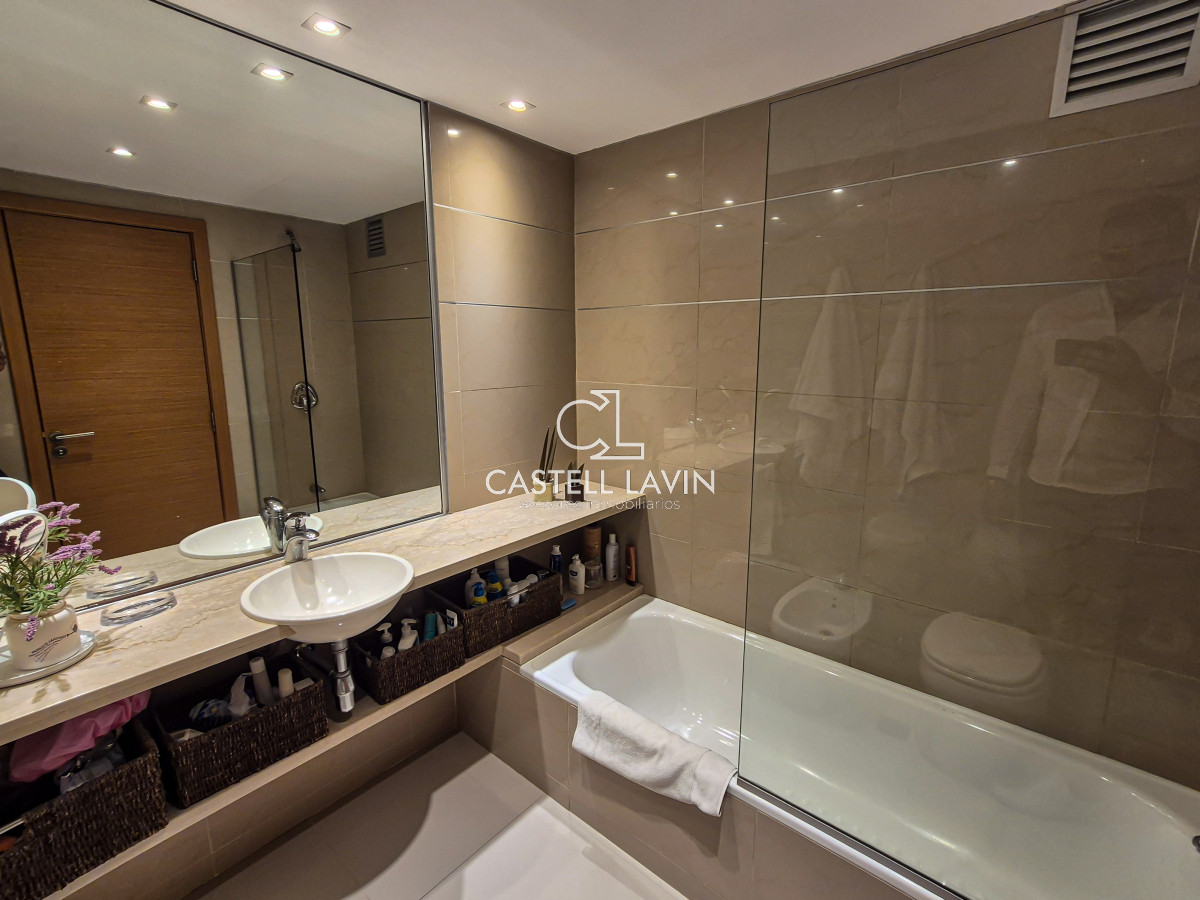 Apartamento ID.265 - Venta PentHouse 3 Dormitorios frente al Mar Playa Brava Punta del Este