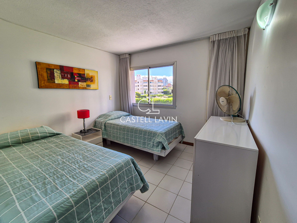 Apartamento ID.748 - Venta Apartamento 2 Dormitorios y Servicio edificio Scorpio Playa Brava Punta del Este
