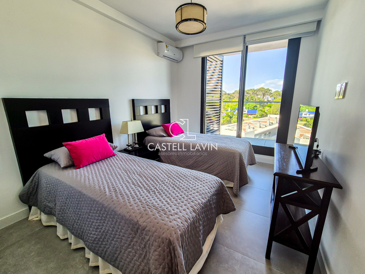 Apartamento ID.84 - Venta Apartamento 2 Dormitorios frente al Mar Mansa Punta del Este