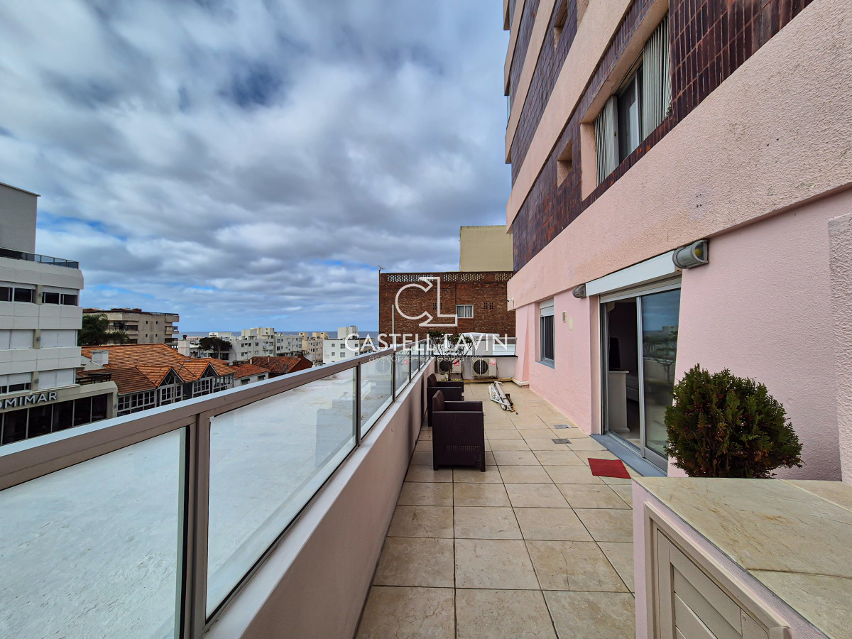Apartamento ID.558 - Venta Apartamento 1 Dormitorio con amplia Terraza Peninsula Punta del Este