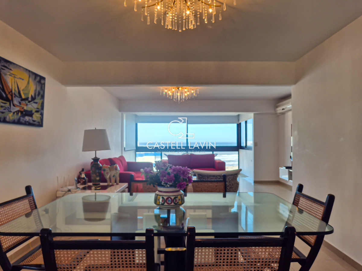 Apartamento ID.737 - Venta Apartamento 4 Dormitorios con Vista al Mar Parquemar Center Playa Brava Punta del Este