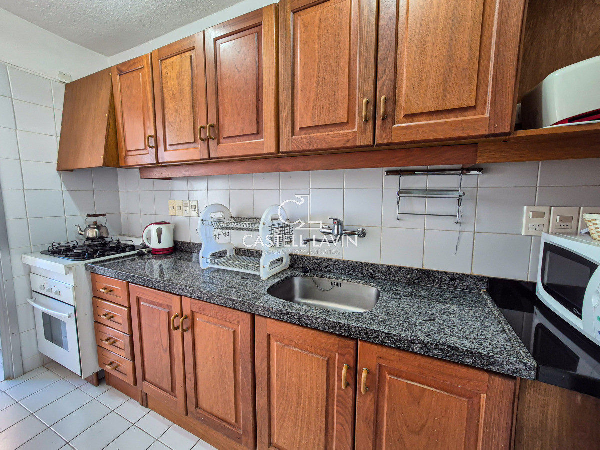 Apartamento ID.748 - Venta Apartamento 2 Dormitorios y Servicio edificio Scorpio Playa Brava Punta del Este