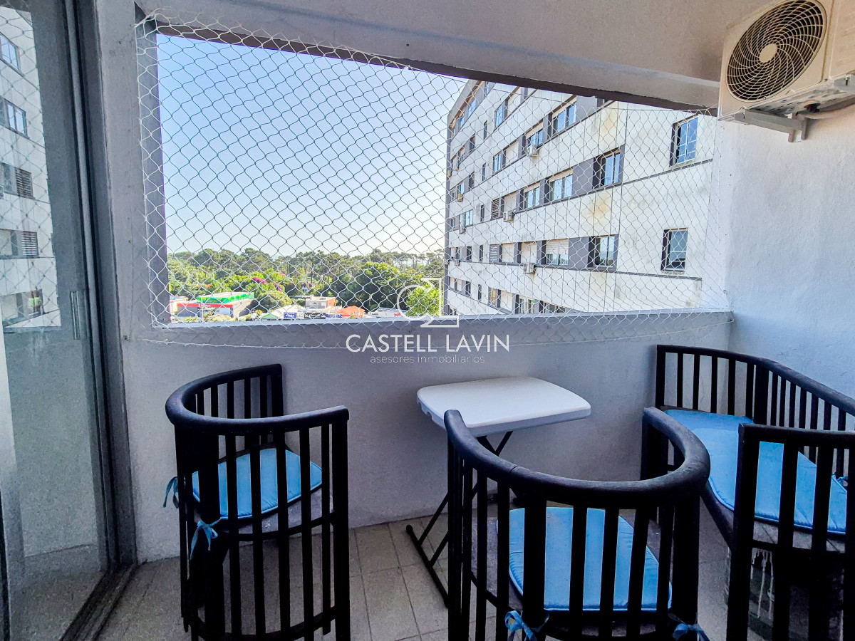 Apartamento ID.104 - Alquiler Anual Apartamento 2 Dormitorios con Piscina Roosevelt Punta del Este