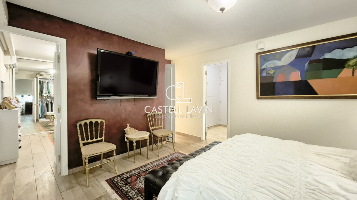 Apartamento ID.13 - Venta Oportunidad 5 Dormitorios Frente al  Puerto Punta del Este 