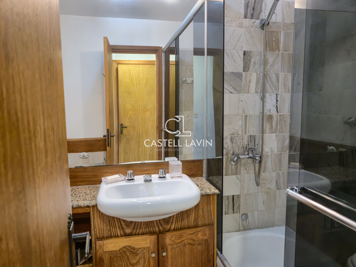 Apartamento ID.748 - Venta Apartamento 2 Dormitorios y Servicio edificio Scorpio Playa Brava Punta del Este