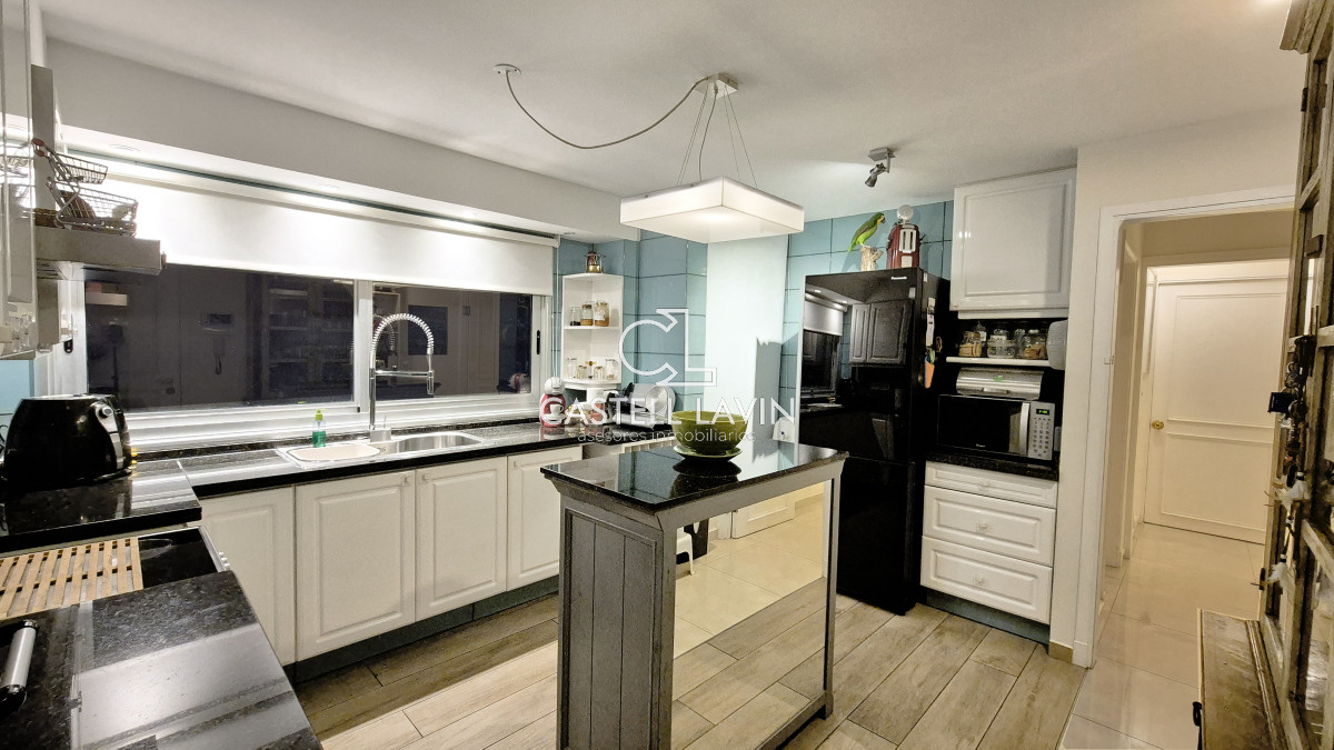 Apartamento ID.13 - Venta Oportunidad 5 Dormitorios Frente al  Puerto Punta del Este 