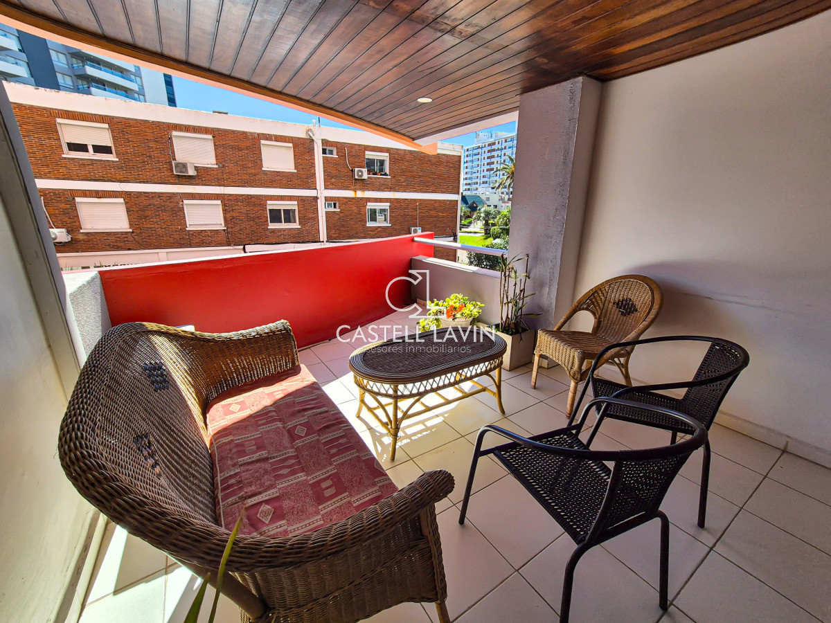 Apartamento ID.748 - Venta Apartamento 2 Dormitorios y Servicio edificio Scorpio Playa Brava Punta del Este
