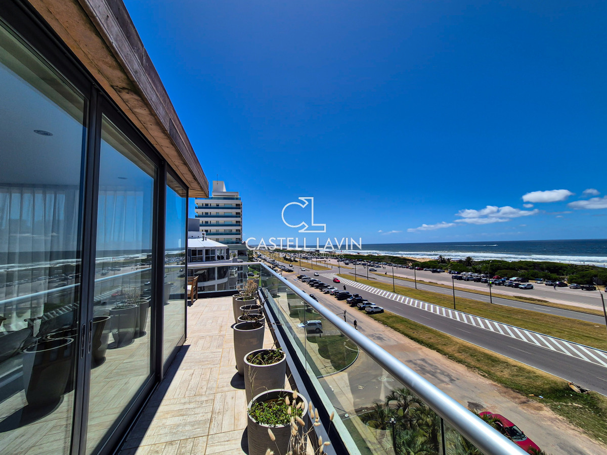 Apartamento ID.265 - Venta PentHouse 3 Dormitorios frente al Mar Playa Brava Punta del Este