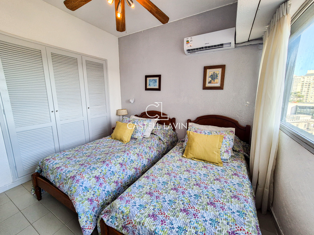 Apartamento ID.104 - Alquiler Anual Apartamento 2 Dormitorios con Piscina Roosevelt Punta del Este