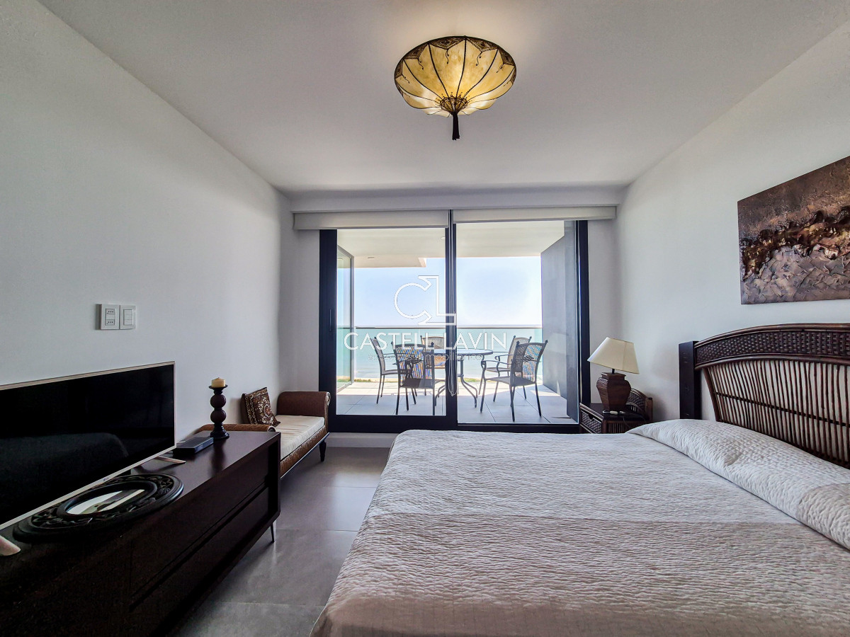 Apartamento ID.84 - Venta Apartamento 2 Dormitorios frente al Mar Mansa Punta del Este