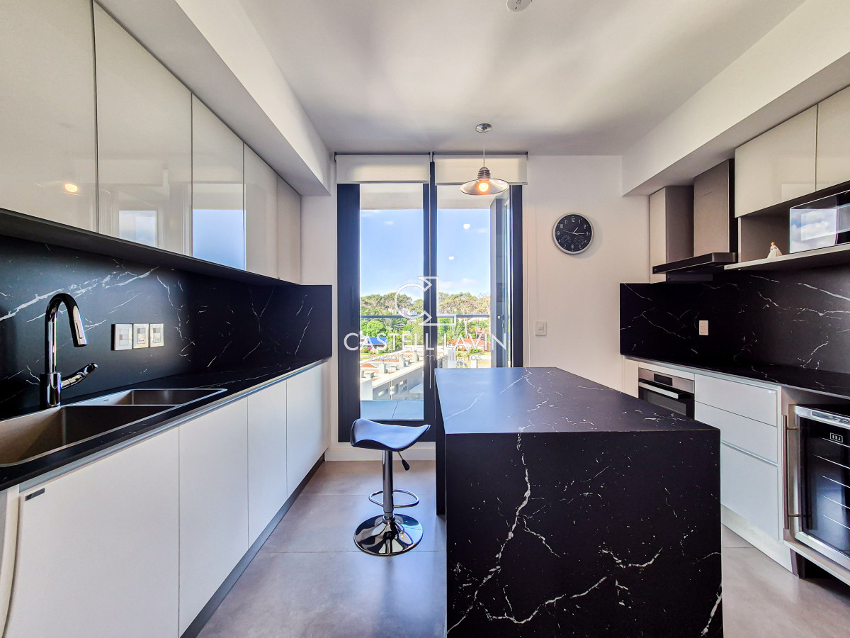 Apartamento ID.84 - Venta Apartamento 2 Dormitorios frente al Mar Mansa Punta del Este