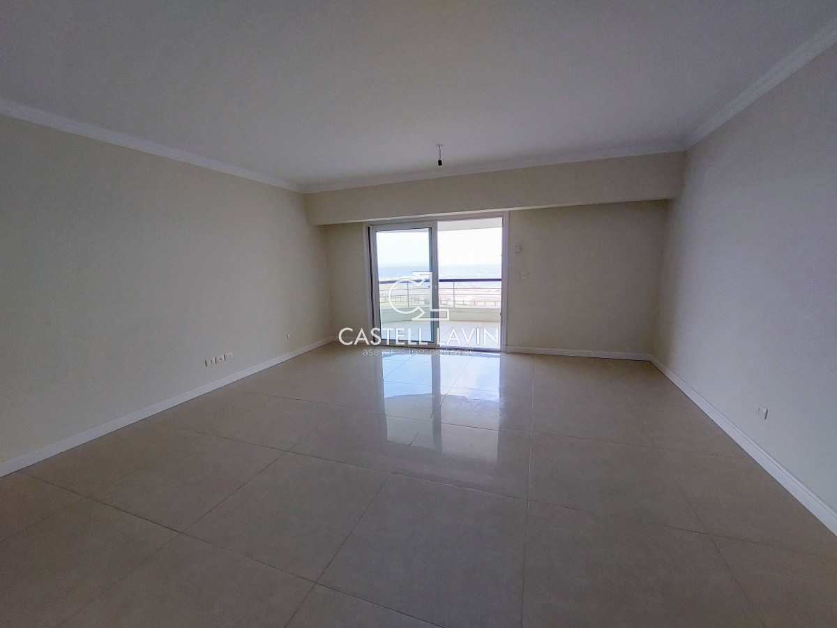 Apartamento ID.42 - Venta PentHouse Con Piscina Propia Playa Mansa Punta del Este