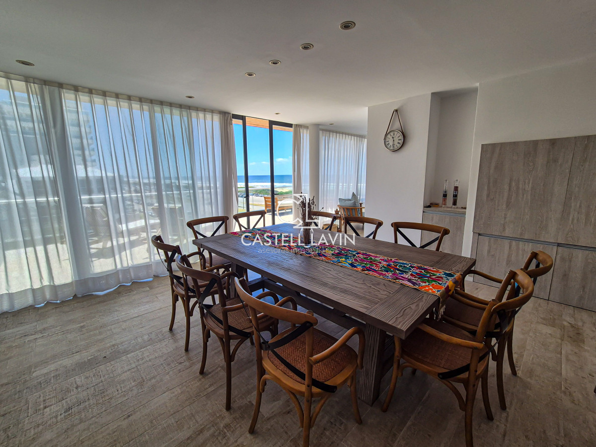 Apartamento ID.265 - Venta PentHouse 3 Dormitorios frente al Mar Playa Brava Punta del Este