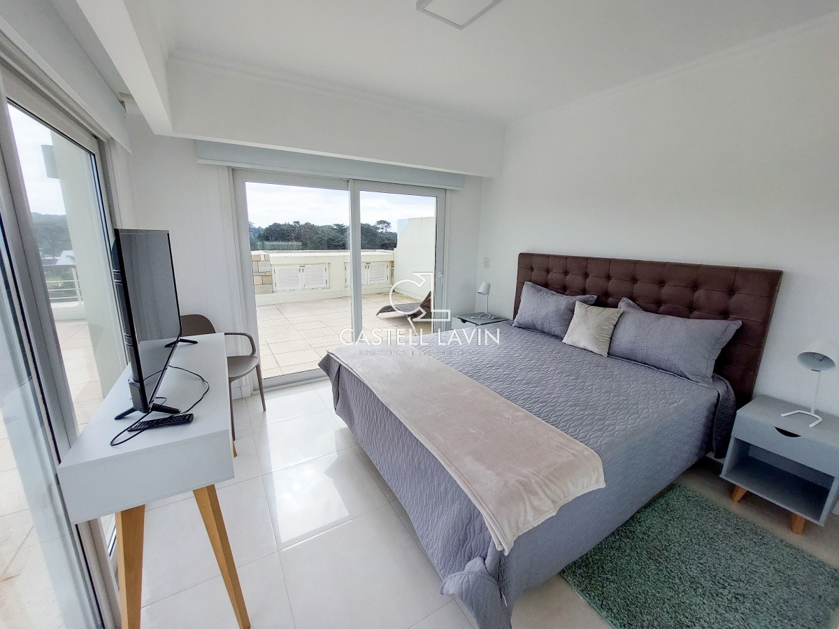 Apartamento ID.41 - Venta PentHouse Con Piscina Propia Playa Mansa Punta del Este