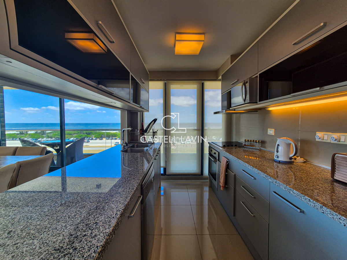 Apartamento ID.265 - Venta PentHouse 3 Dormitorios frente al Mar Playa Brava Punta del Este