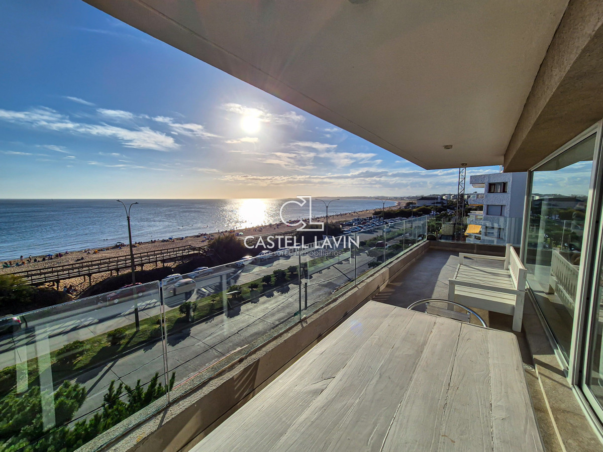 Apartamento ID.338 - Venta Apartamento 2 Dormitorios con Vista Al Mar Mansa Punta del Este