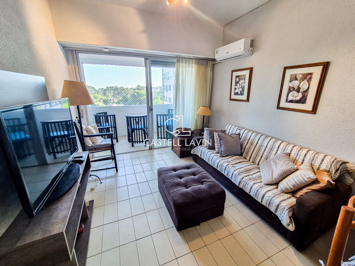 Apartamento ID.104 - Alquiler Anual Apartamento 2 Dormitorios con Piscina Roosevelt Punta del Este