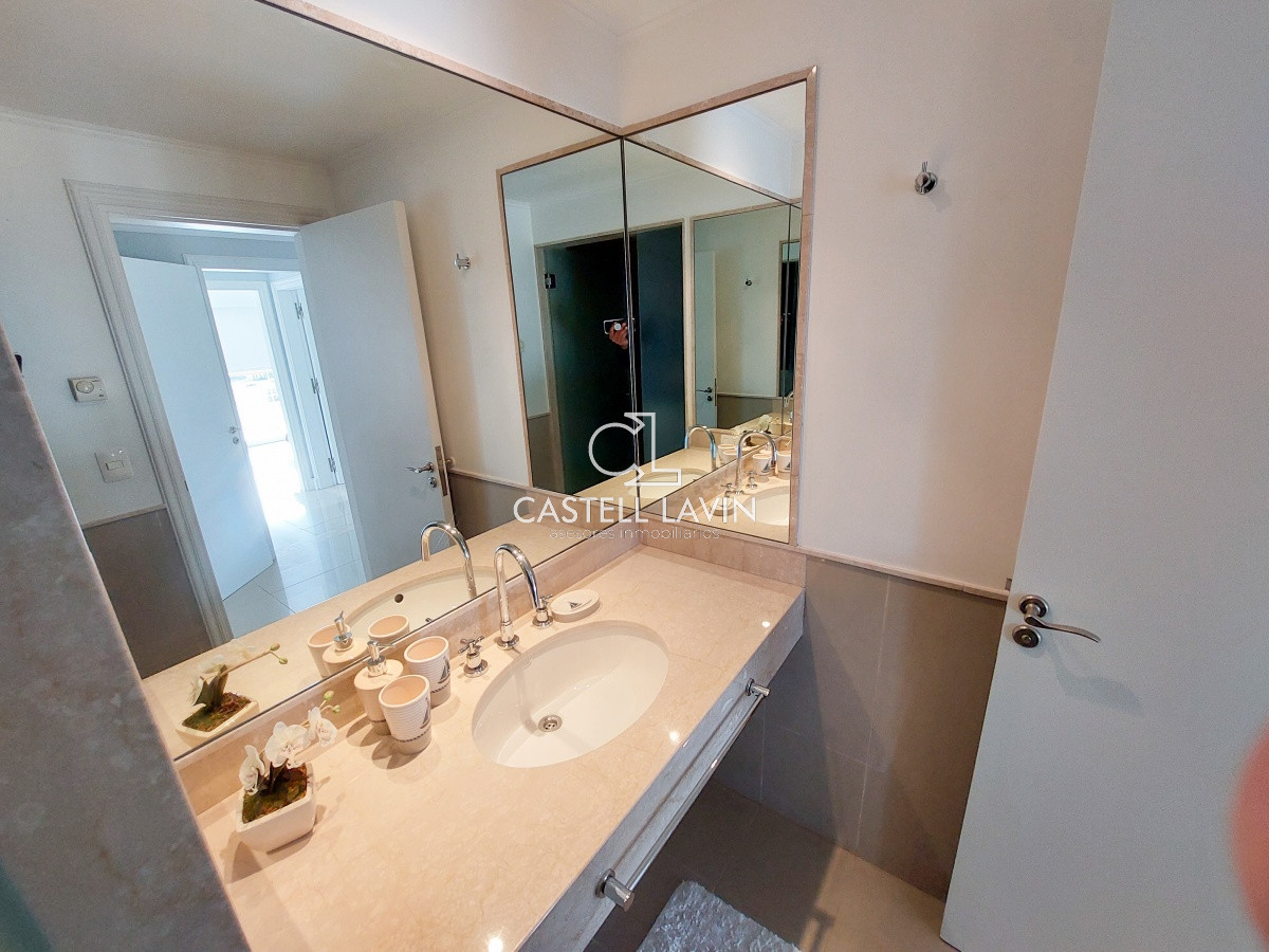 Apartamento ID.44 - Venta Duplex 3 dormitorios en Veramansa Playa Mansa Punta del Este