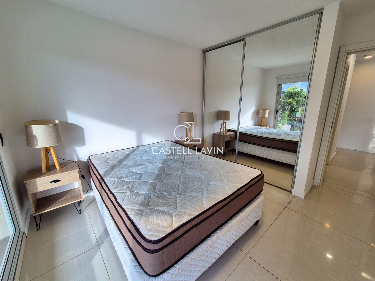 Apartamento ID.336 - Alquiler Anual Apartamento 1 Dormitorios en Primera Línea Mansa Punta del Este